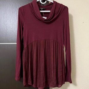 A Pea in a Pod Maternity Tunic Top (NWT)